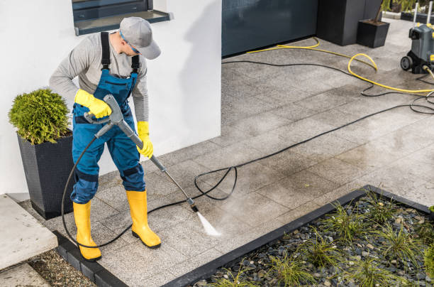 Garage Pressure Washing in Boulevard Gardens, FL